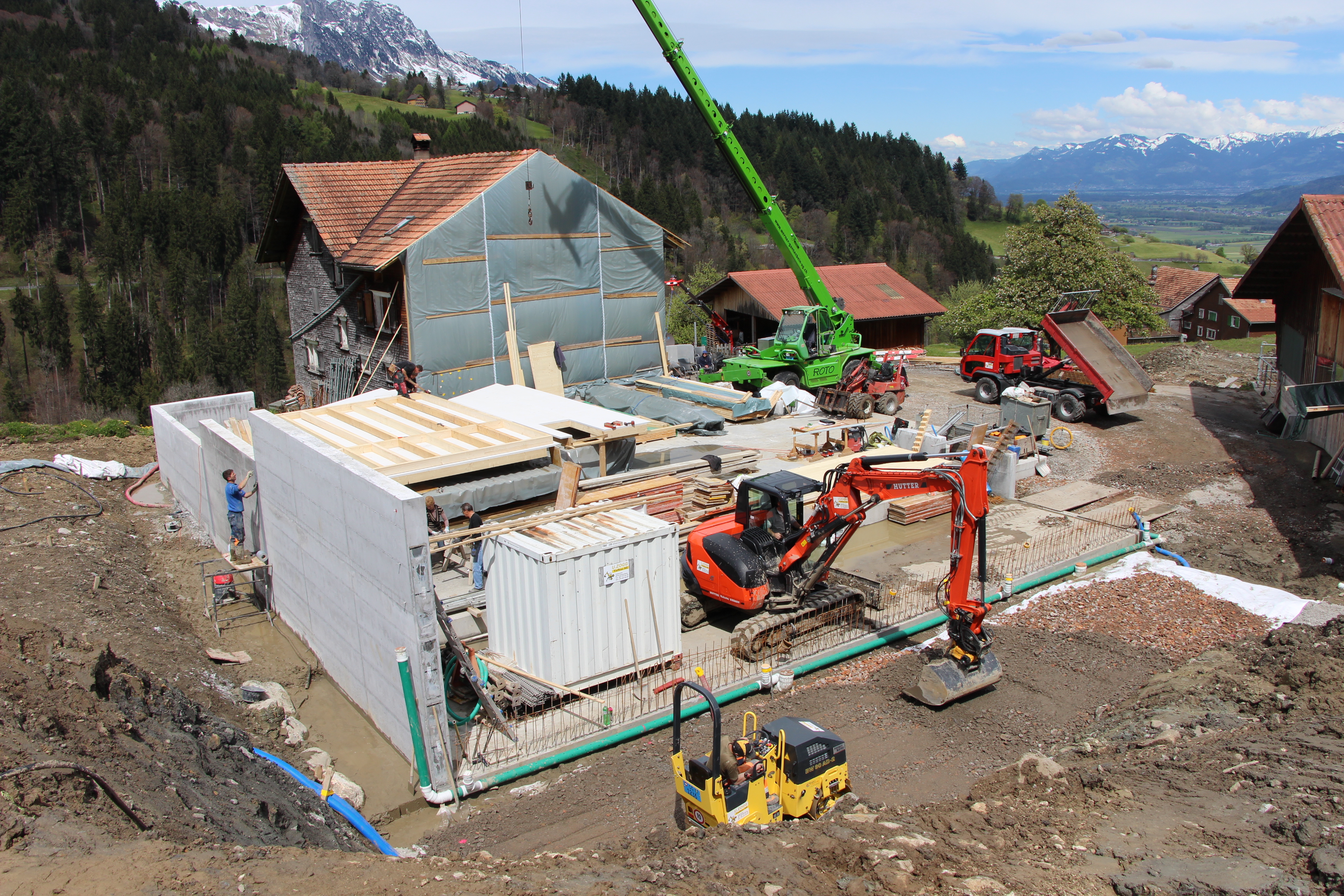 Abbruch und Neubau Stall im Loch